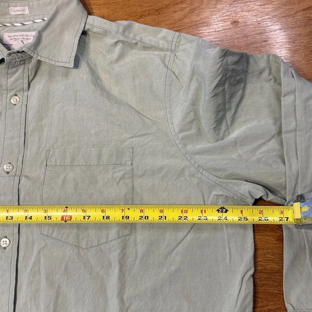 Banana Republic Men's Sage Button Down Shirt